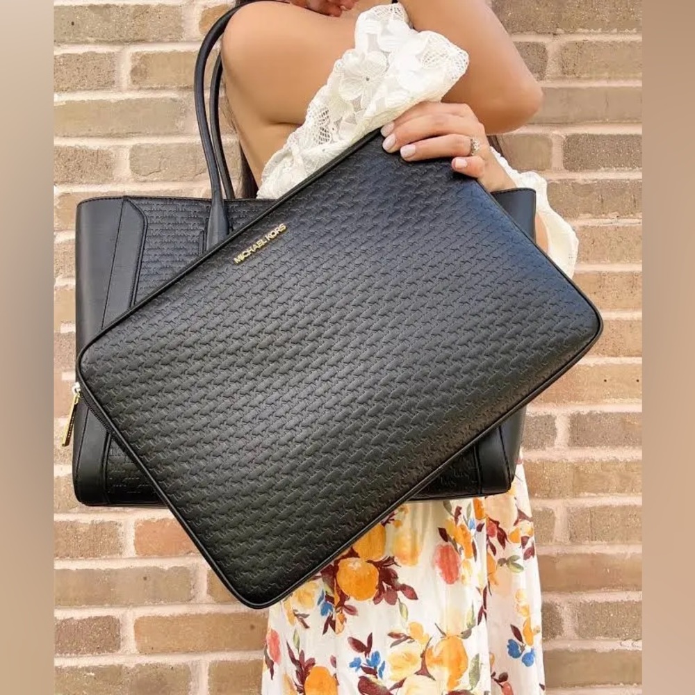 Michael Kors Shoulder bag/cross body with laptop bag